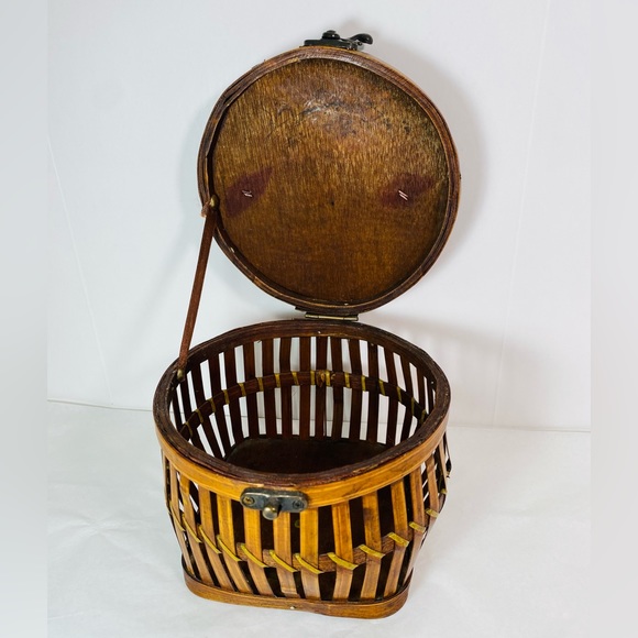 Vintage Round Bamboo Wood and BrassTreasure Chest Basket - Picture 4 of 7